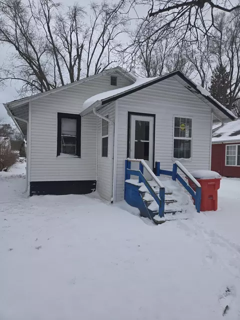 831 La Salle St, Benton Harbor, MI 49022