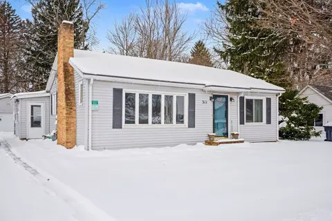 311 Lewis St, Watervliet, MI 49098