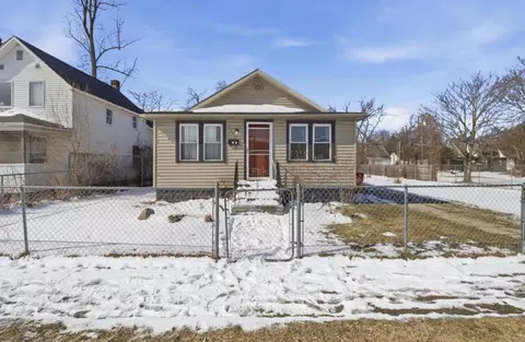 1132 Milton St, Benton Harbor, MI 49022