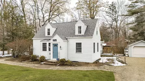 7541 Harbert Rd, Chikaming, MI 49125