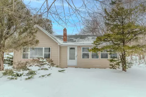 5935 Sawyer Rd, Chikaming, MI 49125
