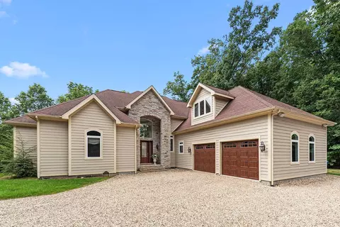 51323 Erich Ln, Grand Beach, MI 49117