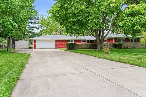 16172 Brookwood Dr, Buchanan, MI 49107