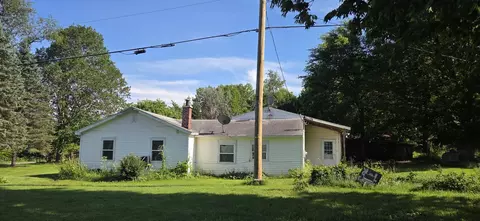 4812 Spring Creek Rd, Galien, MI 49113
