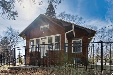 230 S Willard St, New Buffalo, MI 49117