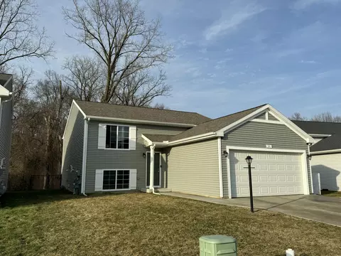 581 Cygnet Lake Dr, Benton, MI 49022