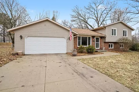 306 Davis St, Paw Paw, MI 49079