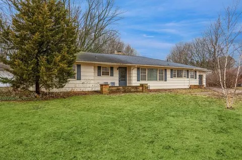 2700 Niles Rd, St. Joseph, MI 49085