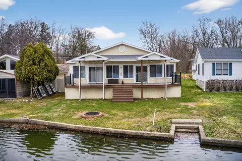 3741 N Blackstone Ave, Colon, MI 49040