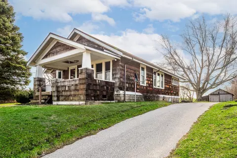 1294 W Glendora Rd, Weesaw, MI 49107