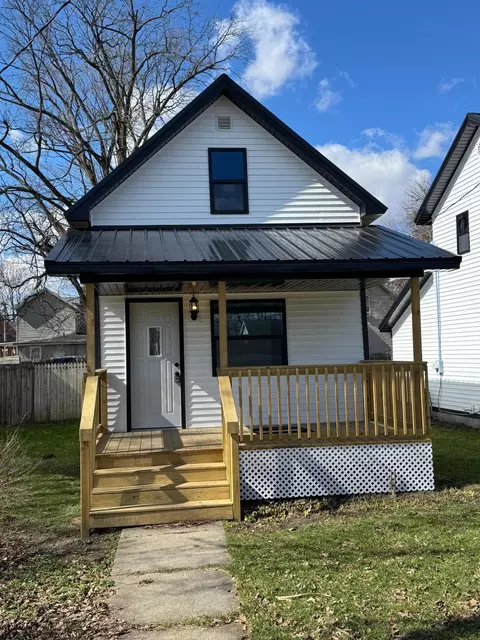 205 W 5 W Railroad St, Dowagiac, MI 49047