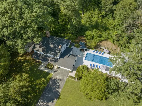 4173 Maplewood Rd, Lake, MI 49106