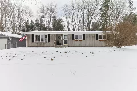 2416 Blanchard Dr, Howard, MI 49120