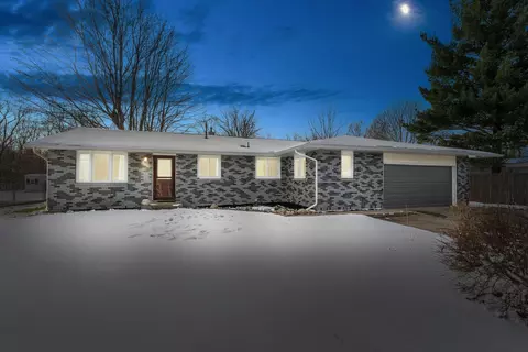 68030 Eagle Lake Rd, Ontwa, MI 49112