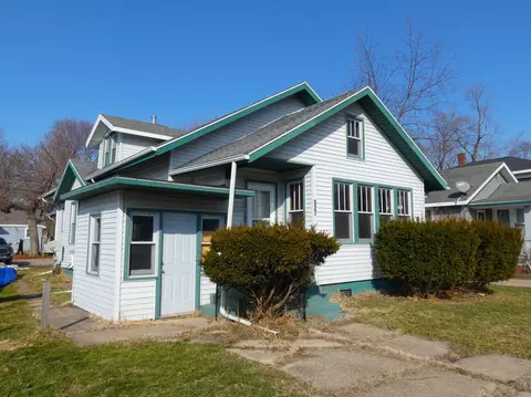 627 E Main St, Benton Harbor, MI 49022