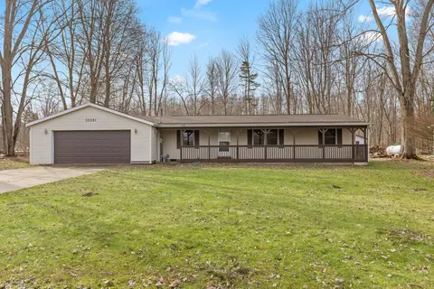 35081 Sweet Lake Dr, Gobles, MI 49055