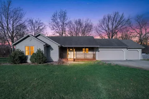 69756 Knottingham Ln, Ontwa, MI 49112