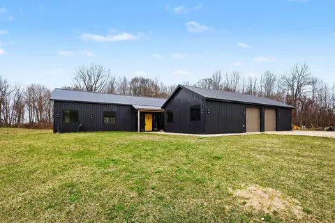 42733 Cr 390, Bloomingdale, MI 49026