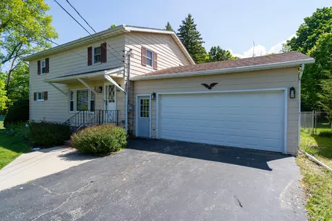 1447 71 12 St, South Haven, MI 49090