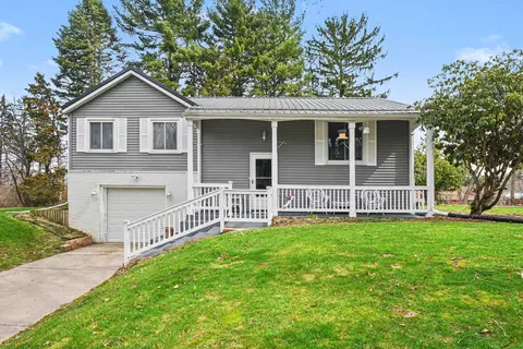 1710 Kilarney Ln, Niles, MI 49120