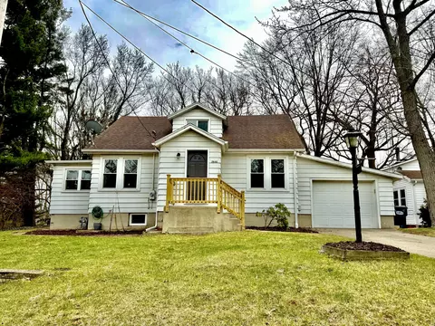 2846 Oak St, Stevensville, MI 49127