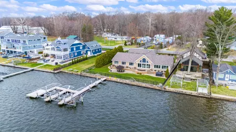 5363 Paw Paw Lake Rd, Coloma, MI 49038