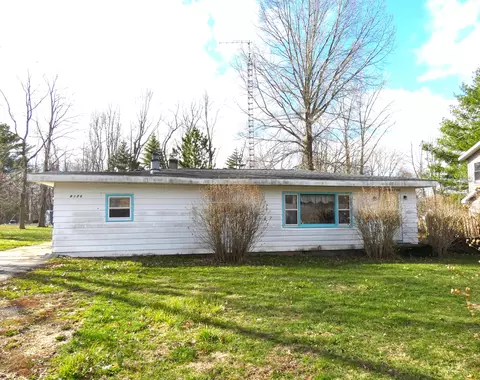 8376 E Baldwin Ave, Watervliet, MI 49098