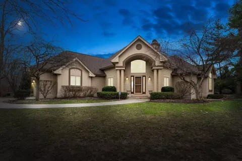33084 Lake Forest Ct, Milton, MI 49120