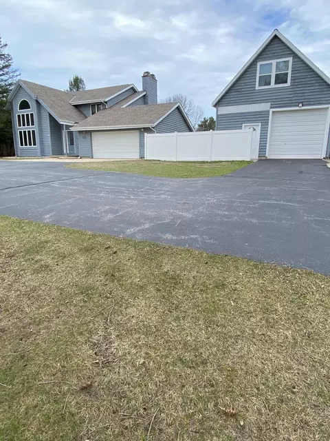 4155 Hagar Shore Rd, Hagar, MI 49038