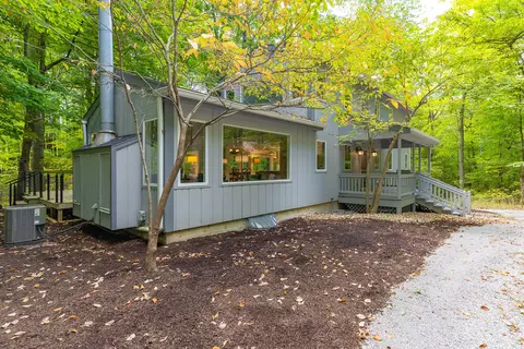 39 Camp Madron Rd, Buchanan, MI 49107