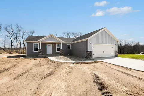 29216 Saddlebred Ln, Dowagiac, MI 49047