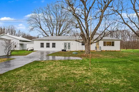 1771 Burton Rd, Howard, MI 49120