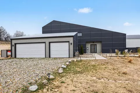 7426 Lake Solis Dr, Lake, MI 49127