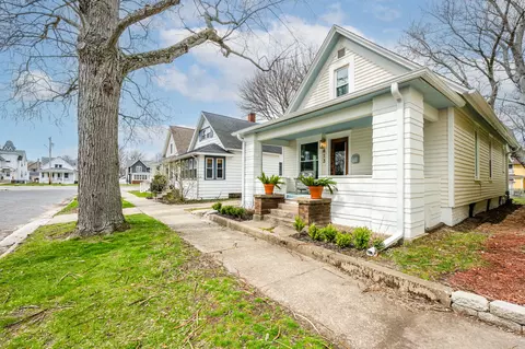 813 Michigan Ave, St. Joseph, MI 49085