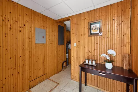 Entry Way - 68258 Cassopolis Rd, Mason, MI 49031 photo 1 of 1