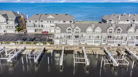409 Lake Dr UNIT NEW, New Buffalo, MI 49117