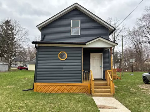 1015 N 5th St, Niles, MI 49120