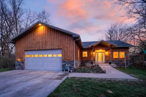 23536 Forest Shores Dr, Lagrange, MI 49031