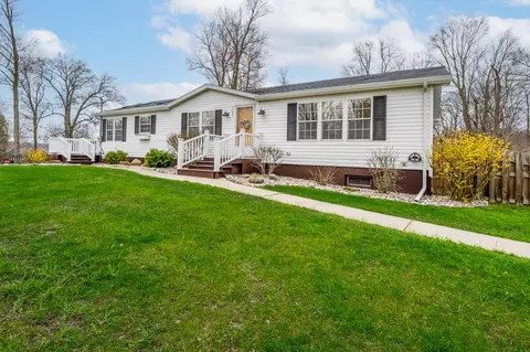 5661 Clark St, Coloma, MI 49038
