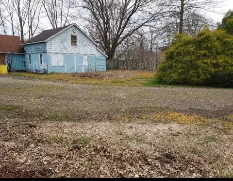 10157 Jericho Rd, Lake, MI 49106