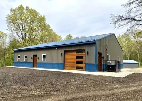 53815 Glenwood Rd, Wayne, MI 49047