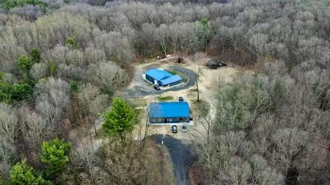 53815 Glenwood Rd, Wayne, MI 49047