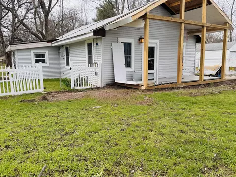 1250 S 15th St, Niles, MI 49120