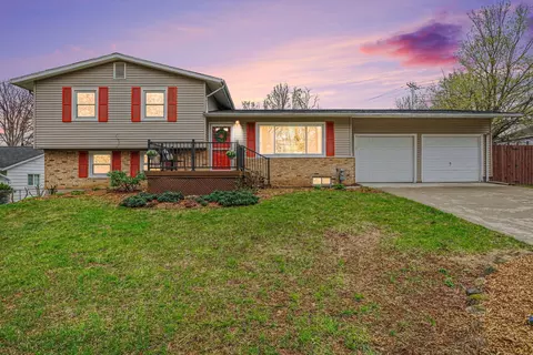 102 Elizabeth St, Buchanan, MI 49107