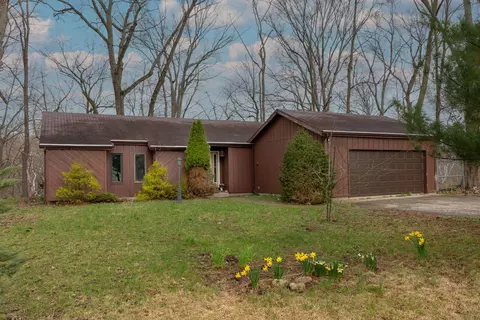 2524 Bluff St, Niles, MI 49120