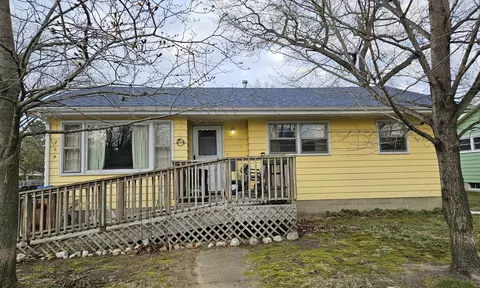 209 S Marshall St, New Buffalo, MI 49117