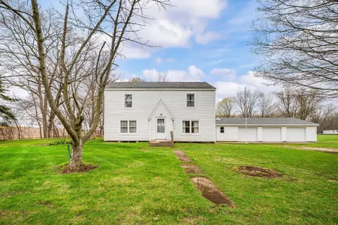 13690 Cleveland Ave, Weesaw, MI 49107