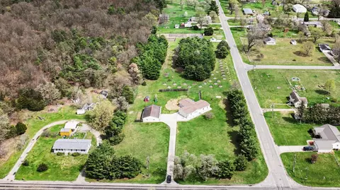 70525 Ironwood Dr, Milton, MI 49120
