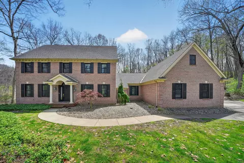 71137 Covington Bluff Ct, Milton, MI 49120