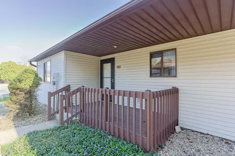 208 Christiana Dr, Niles, MI 49120